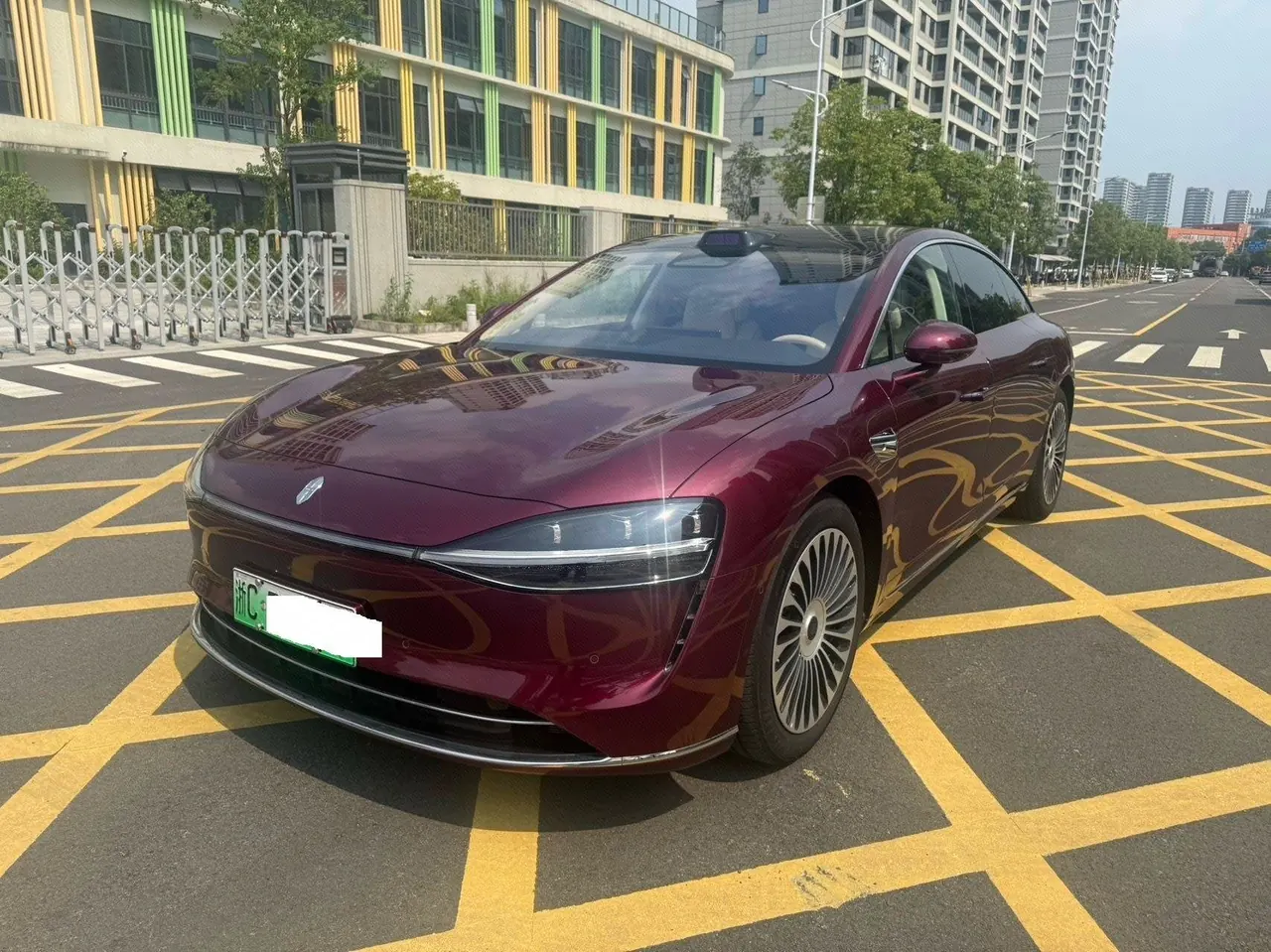 Luxeed 2026 S9 Ultra Rear Drive 53kWh Automatic - View 1