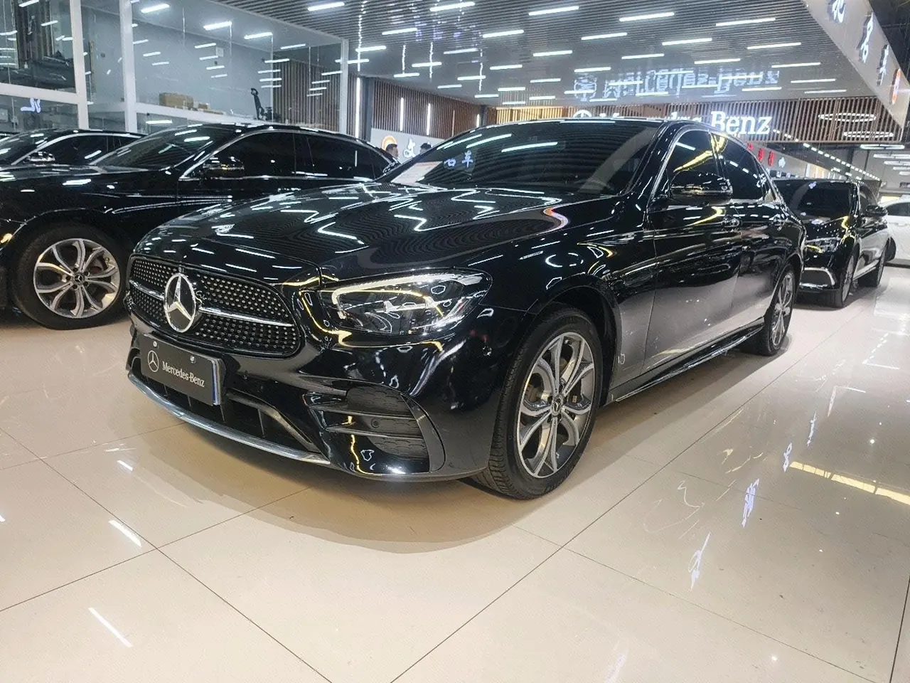 Открыть галерею: Mercedes Benz E-Class 2021 E 300 L 2.0T Sports Fashion Automatic Gear