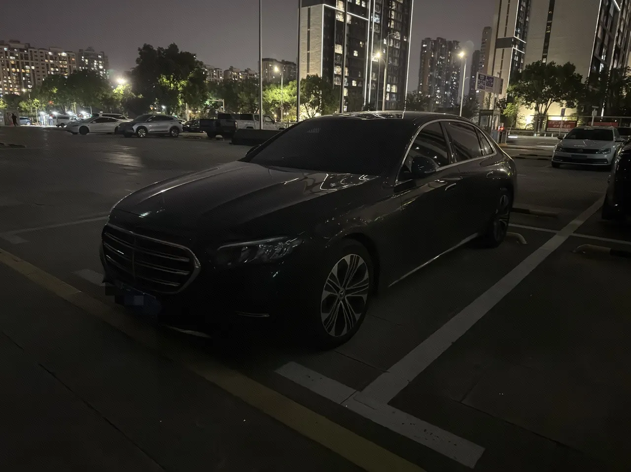 Открыть галерею: Mercedes Benz E-Class 2026 model E 300 L 48V 2.0T Luxury Edition Automatic