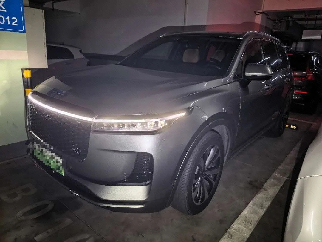 Open image lightbox: Li 2021 ONE extended range 6-seat version automatic gear