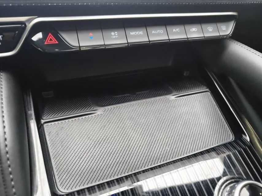 Geely 2024 XingyueL (Monjaro) 2.0TD High Power Two-Drive Enovate Edition Automatic Transmission 9