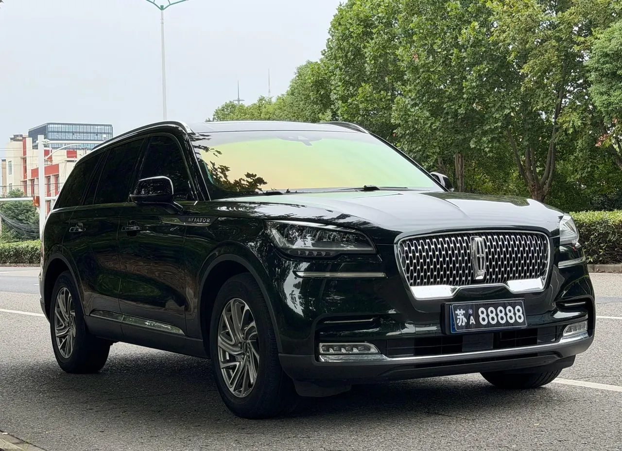Lincoln 2021 Aviator 3.0T V6 4-wheel Drive Premium Edition Automatic Gear 3
