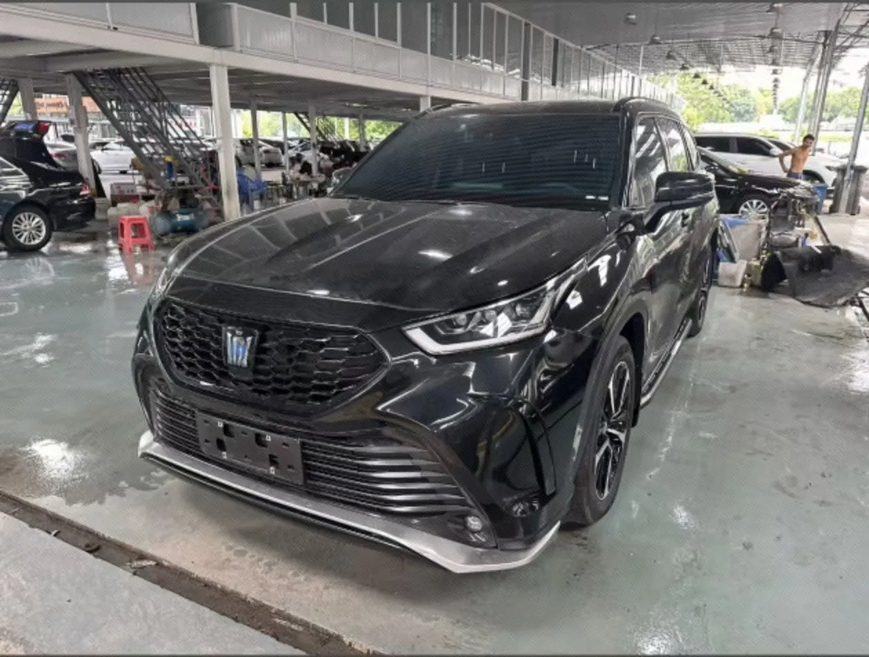 Toyota 2024 Crown Land Release HEV 2.5 Stepless Four-wheel Drive Flagship Automatic Gear - View 1