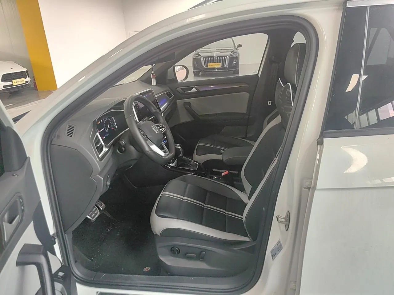 Volkswagen 2024 Tange 1.5TSI 300TSI Two-Drive Chen Guang Edition Automatic Gear 2
