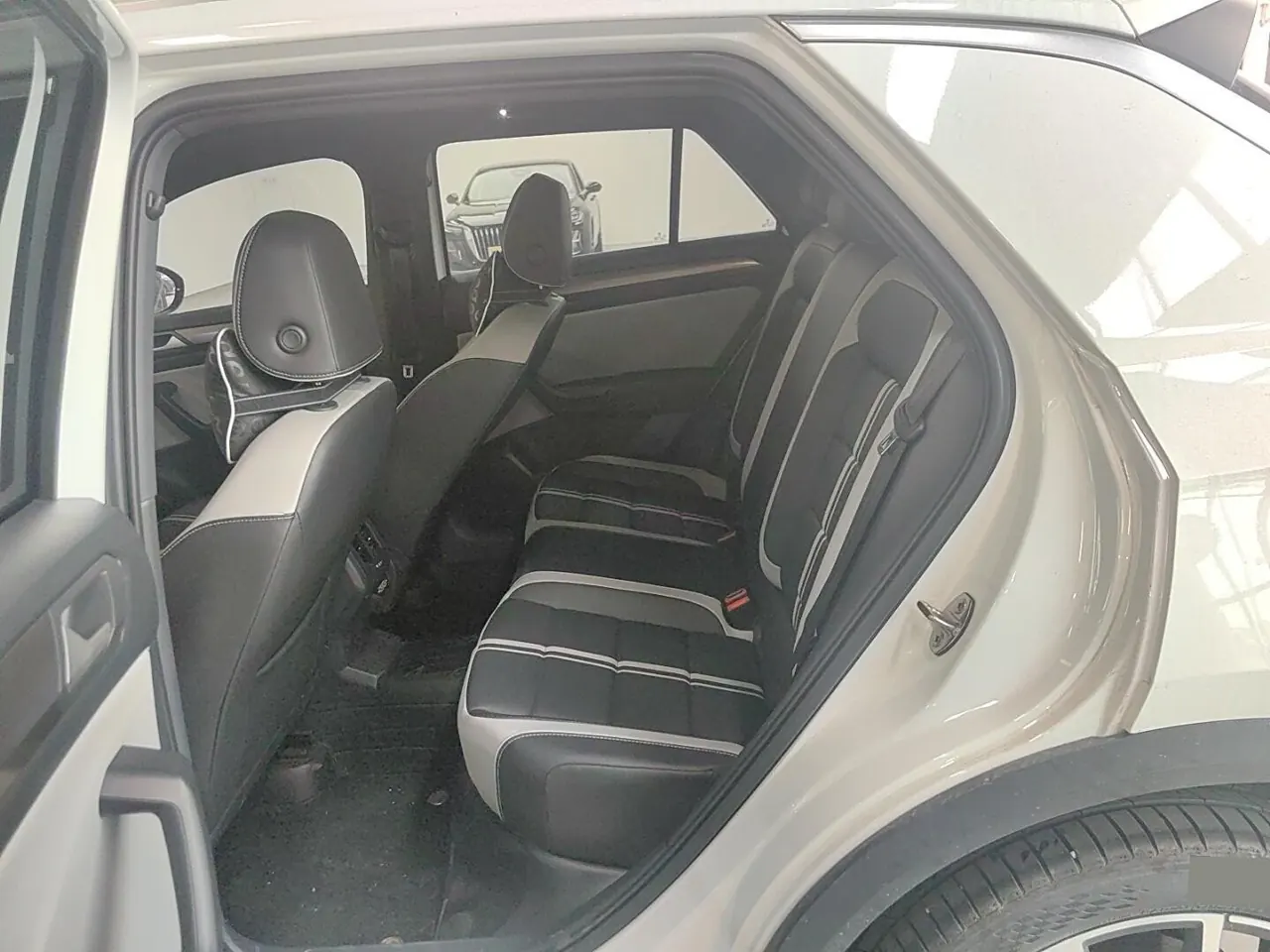 Volkswagen 2024 Tange 1.5TSI 300TSI Two-Drive Chen Guang Edition Automatic Gear 4