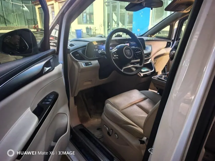 Buick 2025 GL8 Lu Shang 1.5T Smart Edition 7-seat Automatic Gear 5