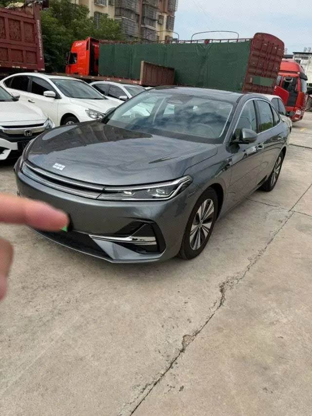 Open image lightbox: Geely Galaxy 2025 A7 EM-i 1.5 70km Premium Edition Automatic Gear
