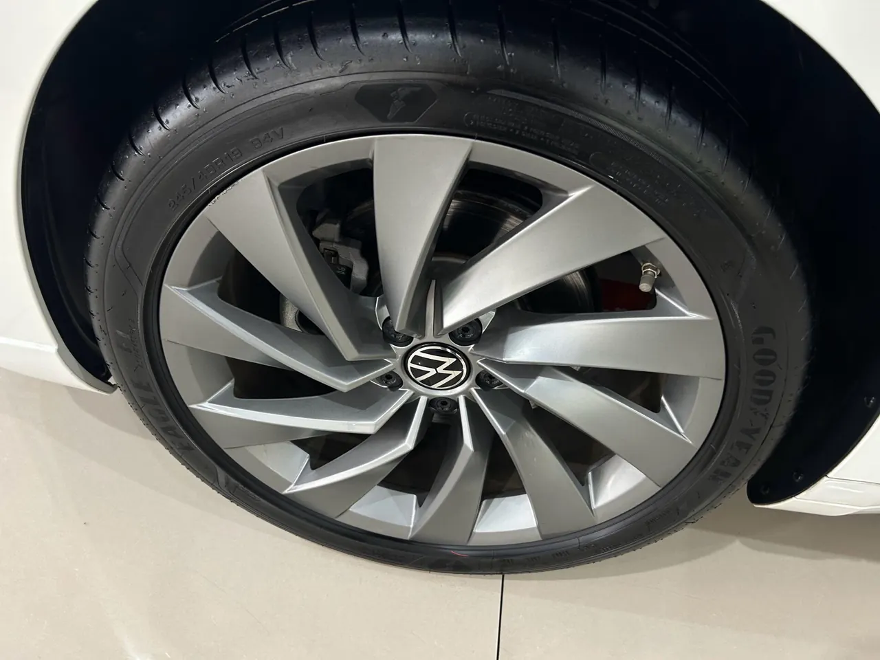 Volkswagen 2024 CC 2.0TSI 380TSI eye-catching automatic transmission 6