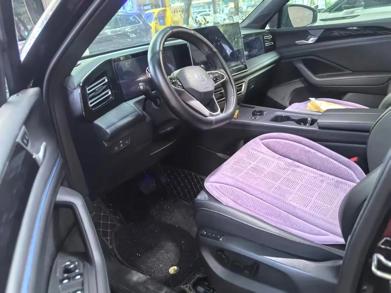 Volkswagen 2024 Tiguan L PRO 2.0TSI 330TSI Two-Drive R-Line Smart Collar Edition Automatic Gear 3
