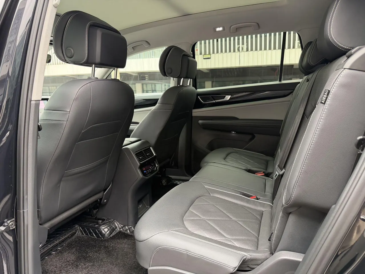 Volkswagen 2022 Tuang 2.0TSI 380TSI 4WD Respect Flagship Automatic Transmission 4