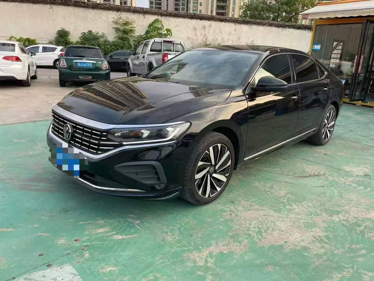 Open image lightbox: Volkswagen 2025 Passat 2.0TSI 380TSI Subut Longteng Edition Automatic Gear