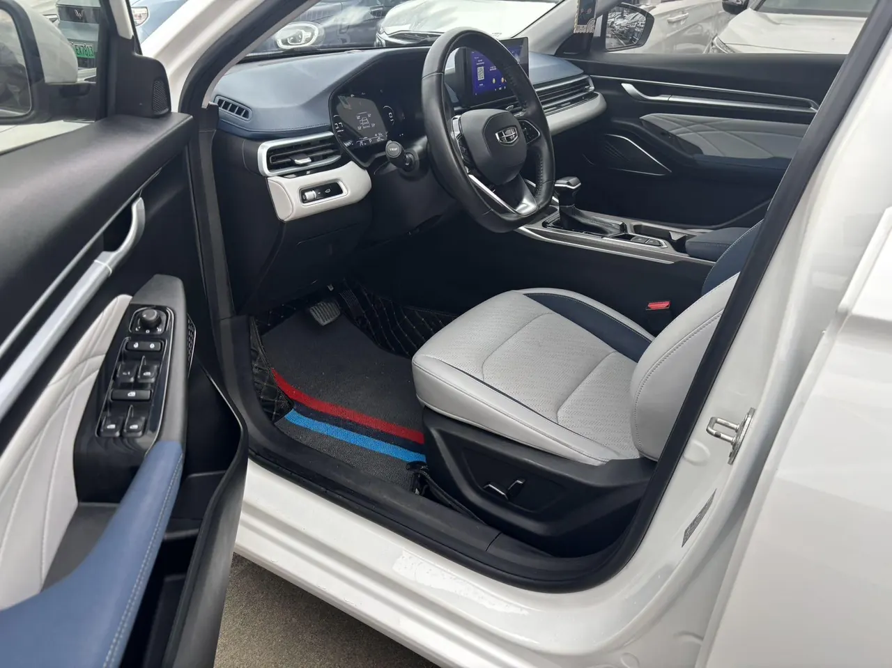 Geely 2022 Emgrand-sedan 1.5 stepless flagship automatic gear 4
