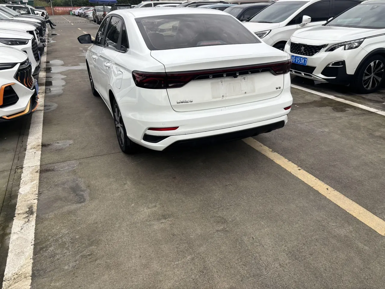 Geely 2022 Emgrand-sedan 1.5 stepless flagship automatic gear 6