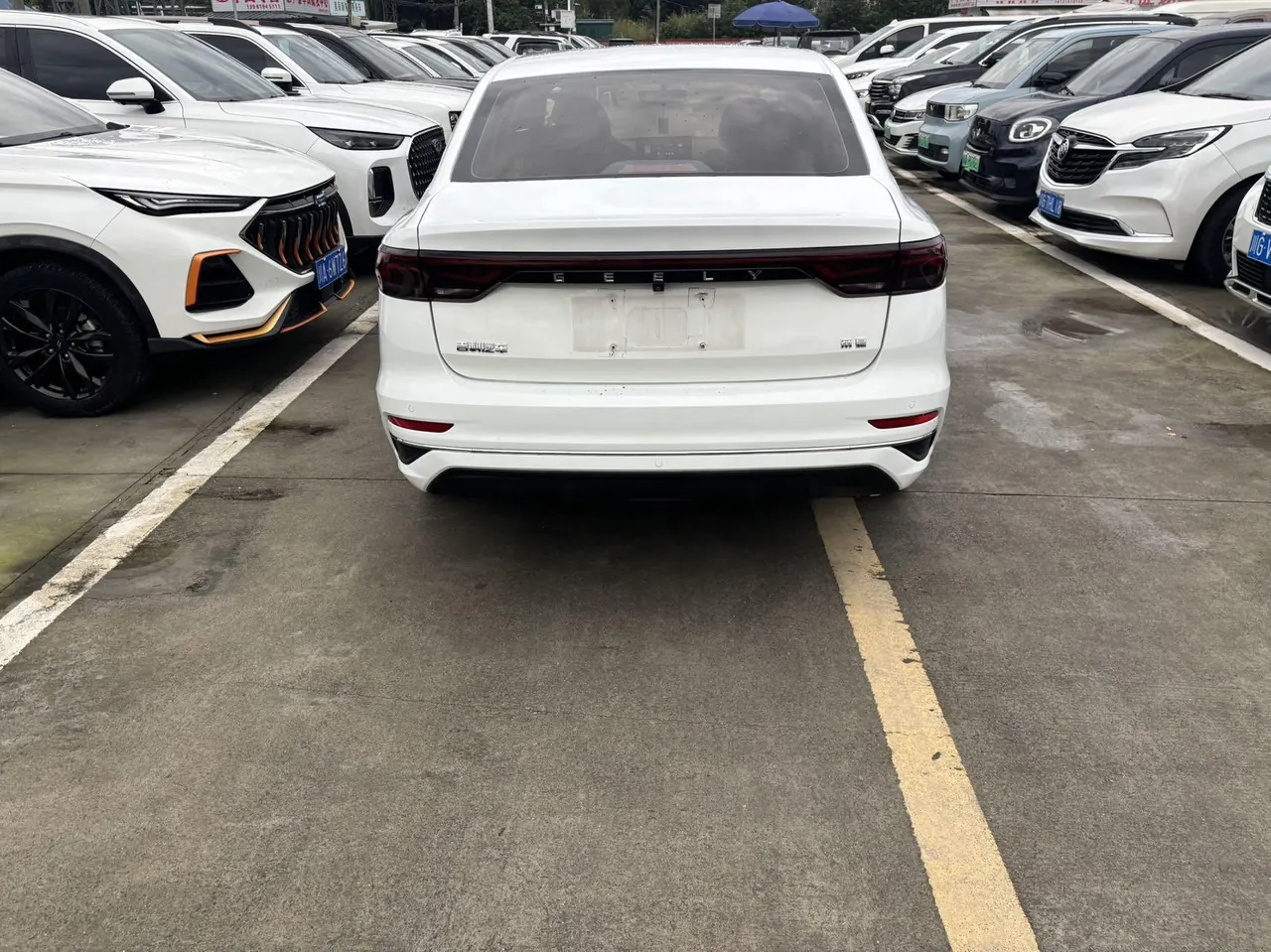 Geely 2022 Emgrand-sedan 1.5 stepless flagship automatic gear 7
