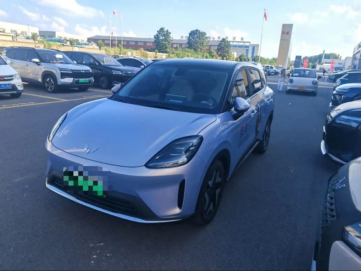 Open image lightbox: WuLing 2025 Plantronics S 430km Exclusive Automatic Transmission