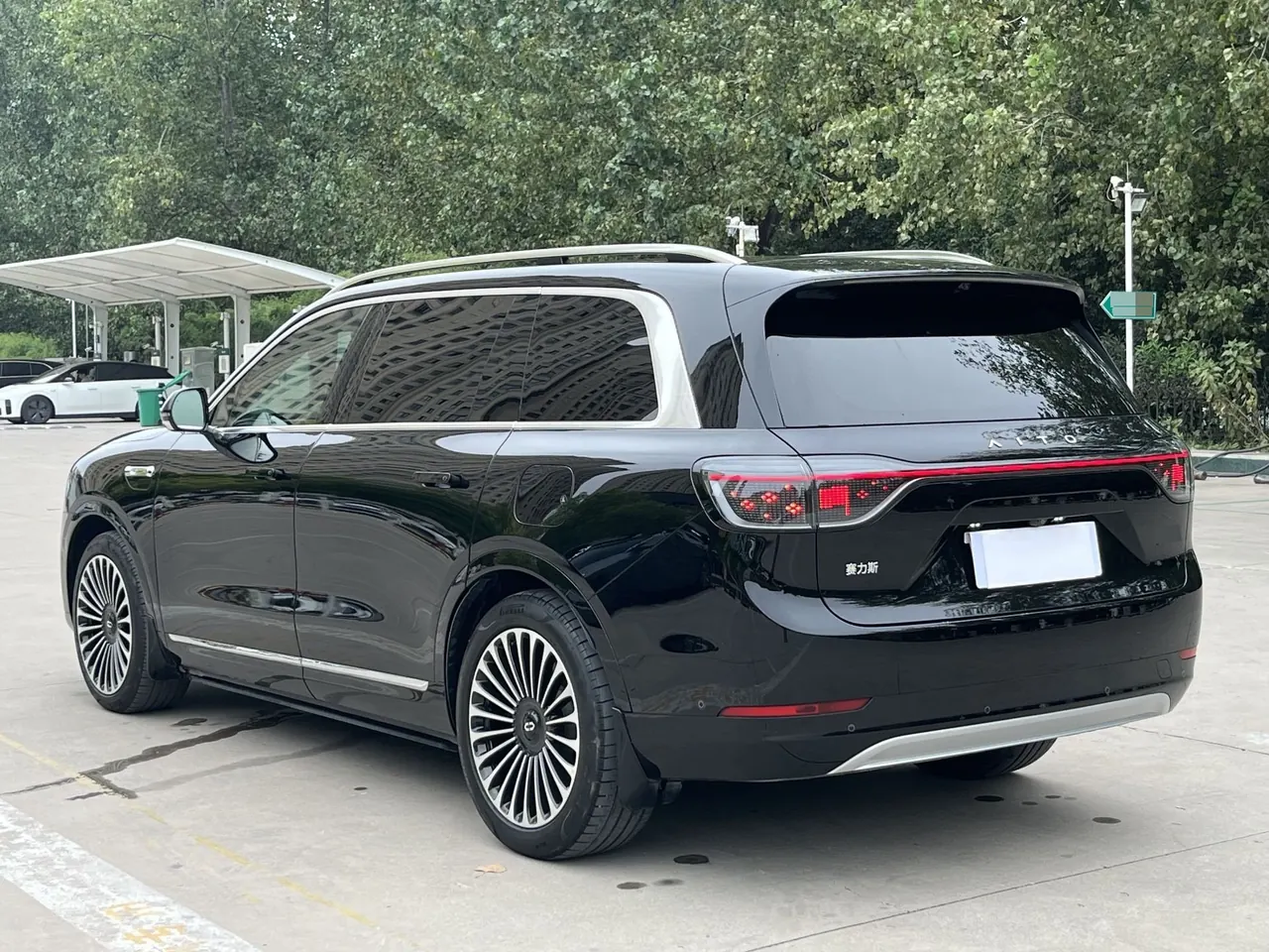 AITO 2025 AITO M9 extended range Ultra version 52kWh6 seat version automatic gear 2