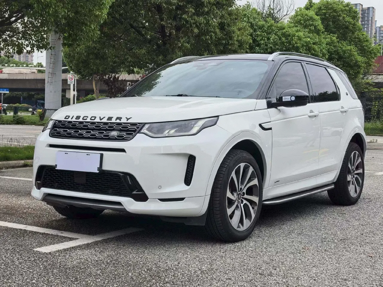 打开图片灯箱：Land Rover 2022 Discovery Sports Edition 48V 2.0T 249PS R-Dynamic S Performance Edition Automatic Gear
