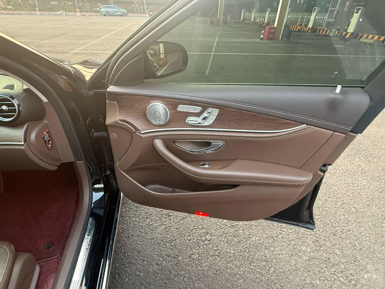 Mercedes Benz E Class 2022 E 300 L 2.0T Luxury (Modified 3) Automatic Gear 4