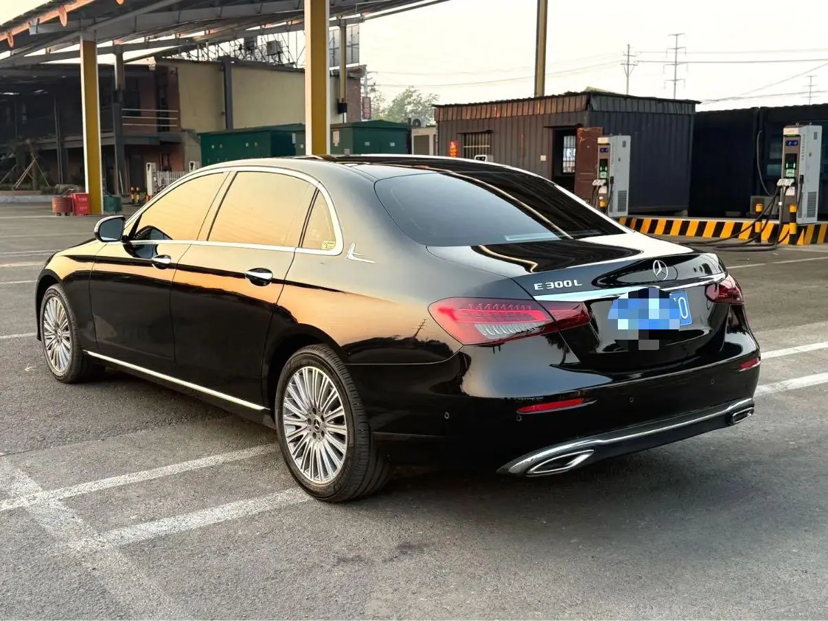 Mercedes Benz E Class 2022 E 300 L 2.0T Luxury (Modified 3) Automatic Gear 7