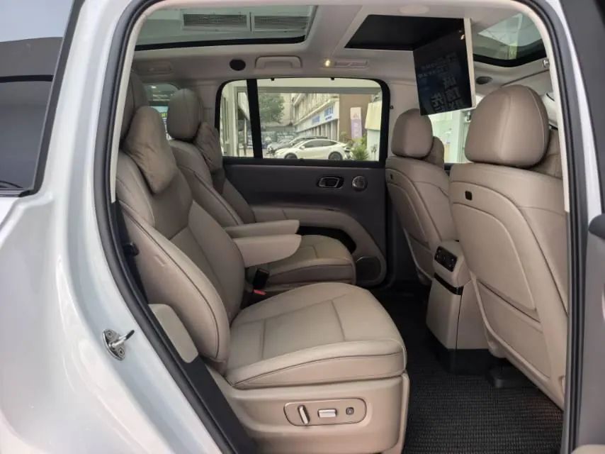 Li 2025 i8 Standard Edition Automatic Gear 8