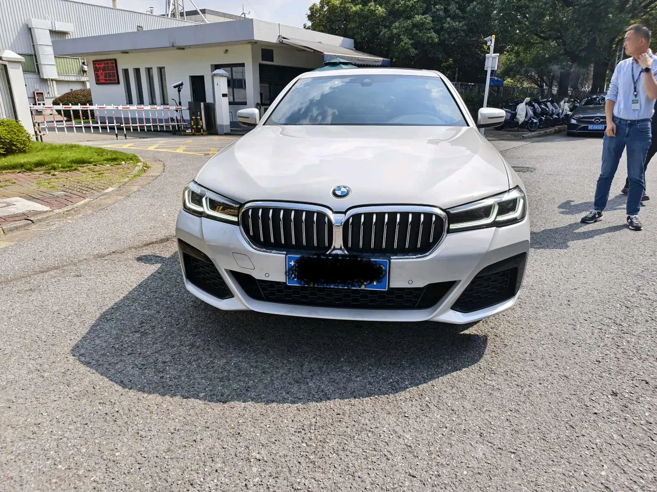 BMW 5 Series 2022 530Li 2.0T Leading M Sports Suit (Modified) Automatic Gear 2