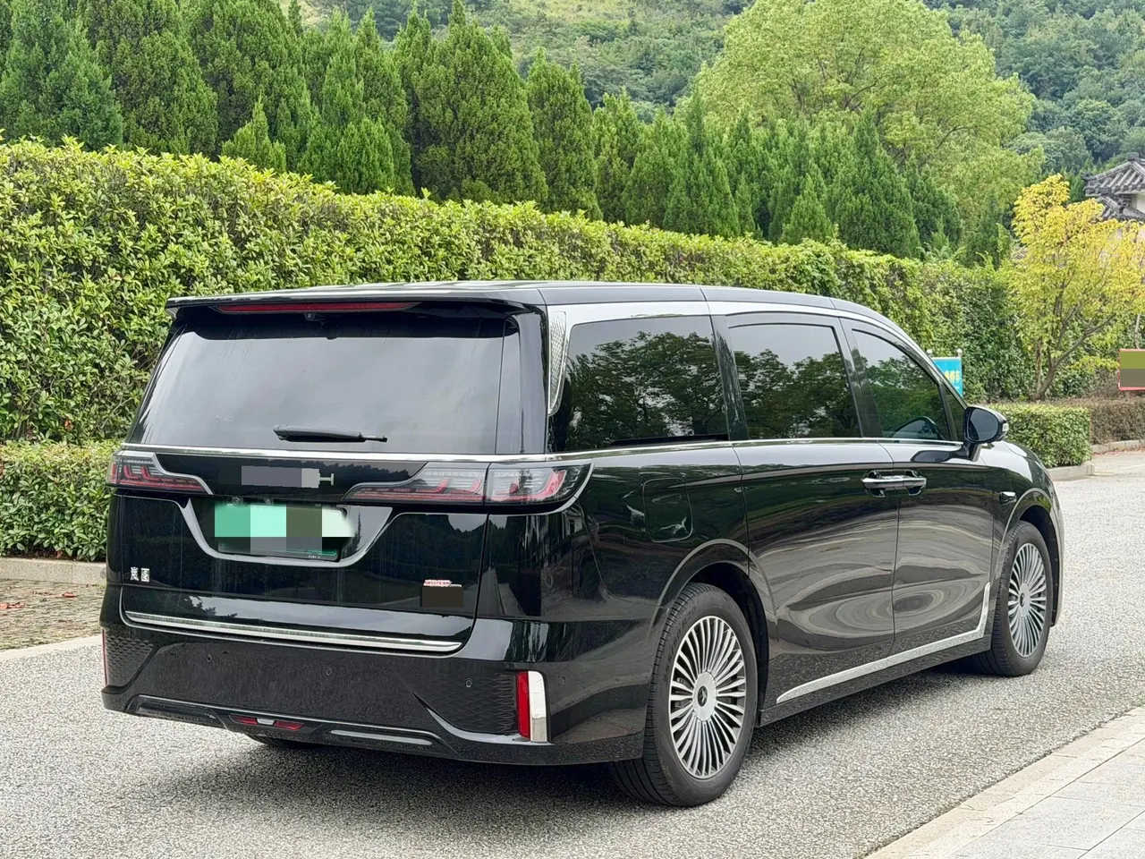 Voyah 2025 dreamers PHEV 1.5T four-wheel drive distinguished dry Kun version automatic gear 3