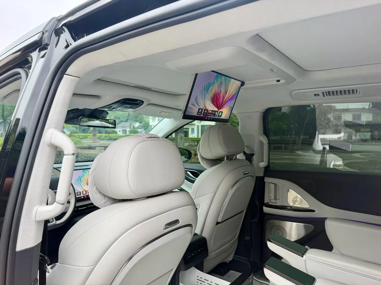 Voyah 2025 dreamers PHEV 1.5T four-wheel drive distinguished dry Kun version automatic gear 7