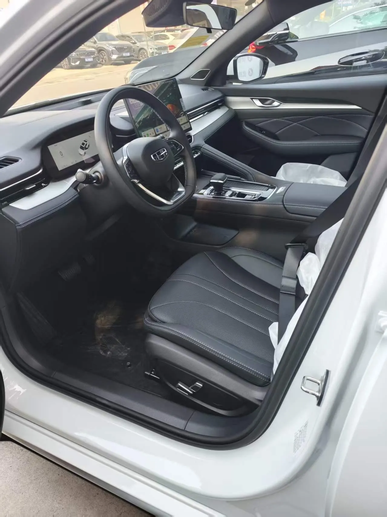 Geely 2026 Star Rui 1.5TD Oriental Obsidian Kunlun Edition Automatic Gear 4