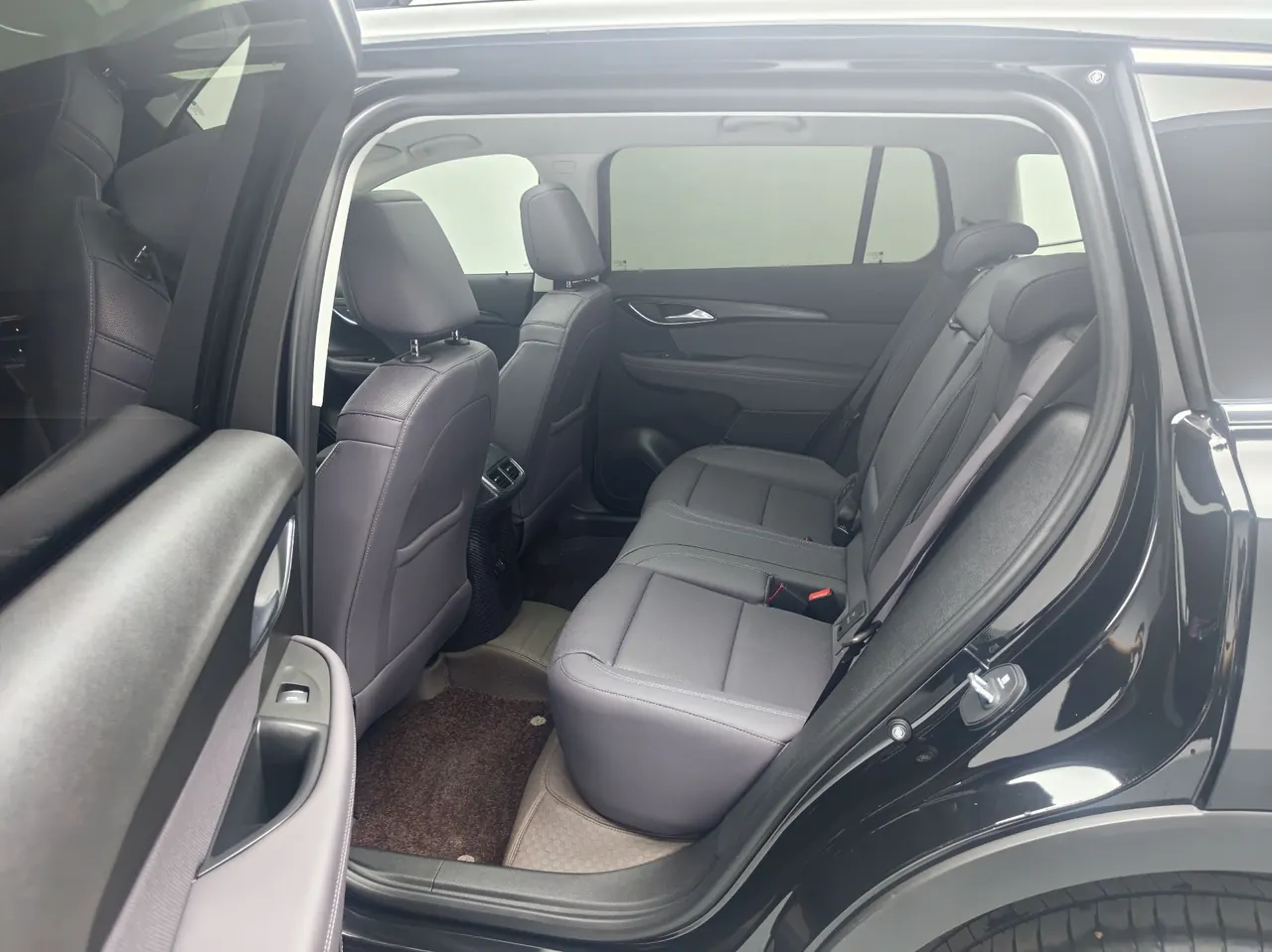 Buick 2026 Angkewei Plus 2.0T 28T Two-Drive Platinum Edition Automatic Gear 4