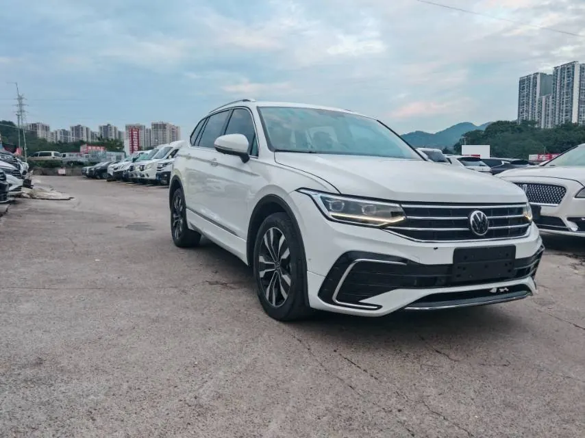 Volkswagen 2023 Tiguan L R-Line 2.0TSI 330TSI Two-Drive R-Line Yuexiang Edition (Revised) Automatic Gear 3