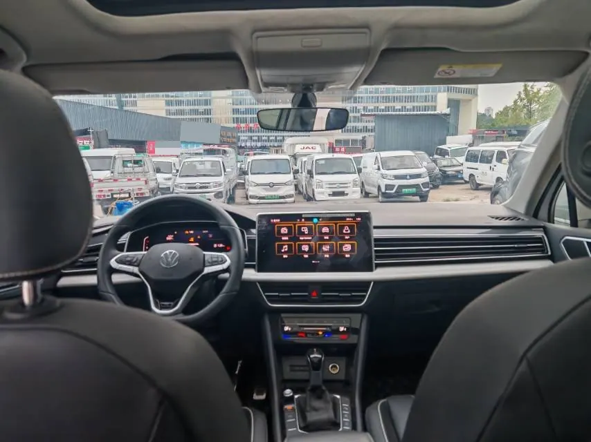 Volkswagen 2023 Tiguan L R-Line 2.0TSI 330TSI Two-Drive R-Line Yuexiang Edition (Revised) Automatic Gear 5
