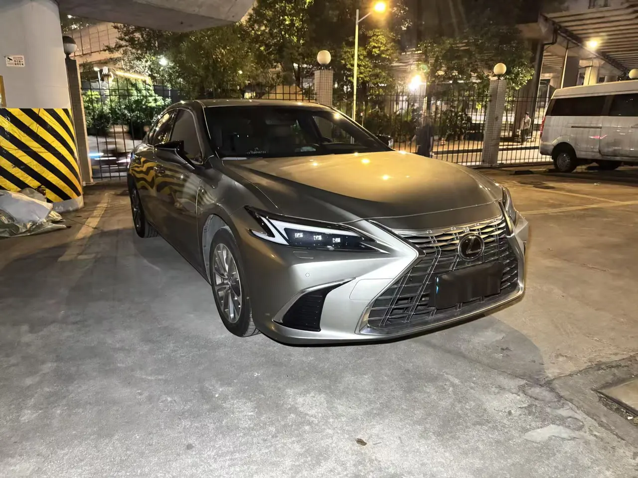 Lexus ES (Imported) 2025 ES200 2.0 Stepless Edition Automatic Gear 3