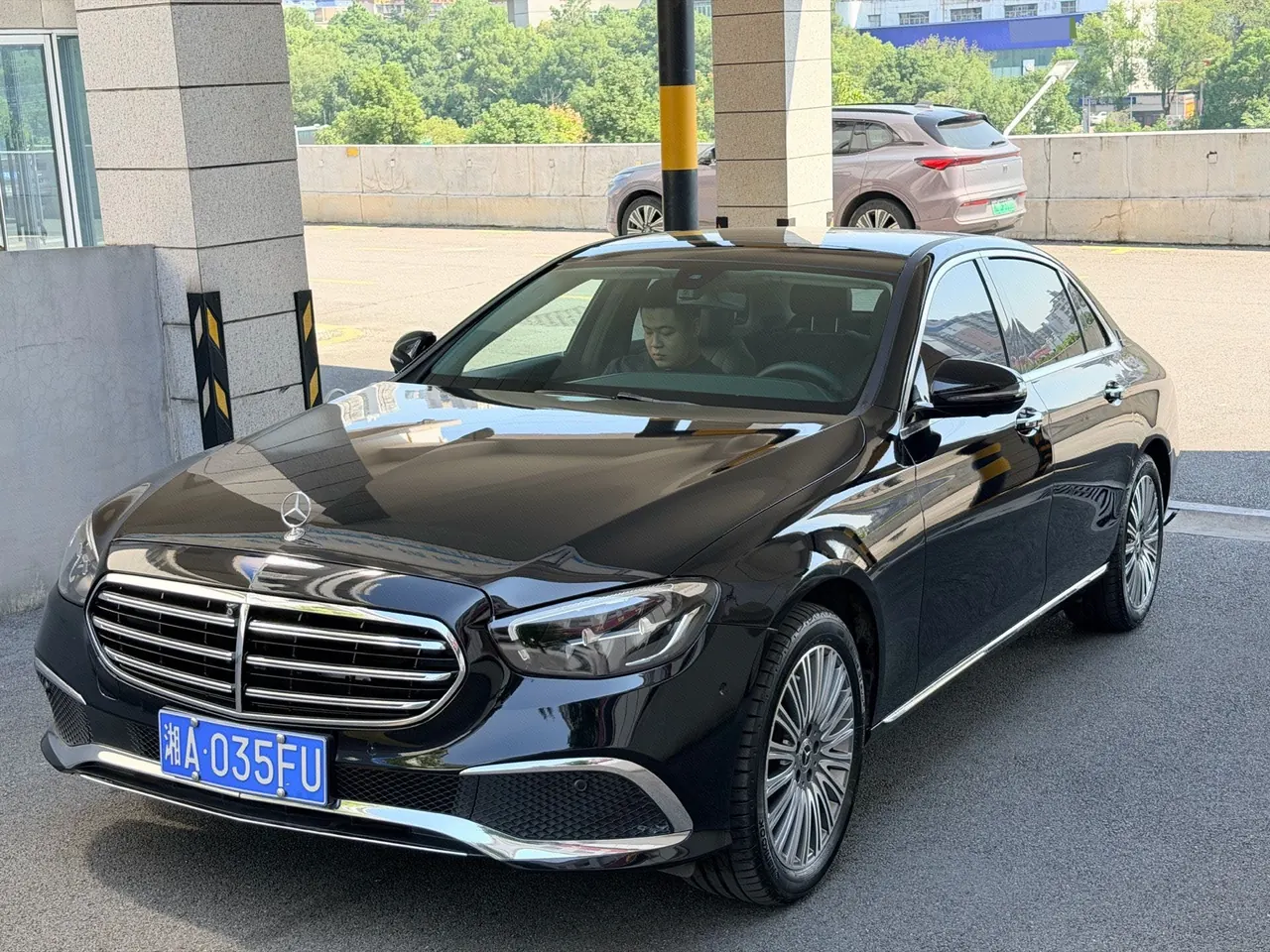 Open image lightbox: Mercedes Benz E Class 2022 E 300 L 2.0T Fashion (Change 2) Automatic Gear