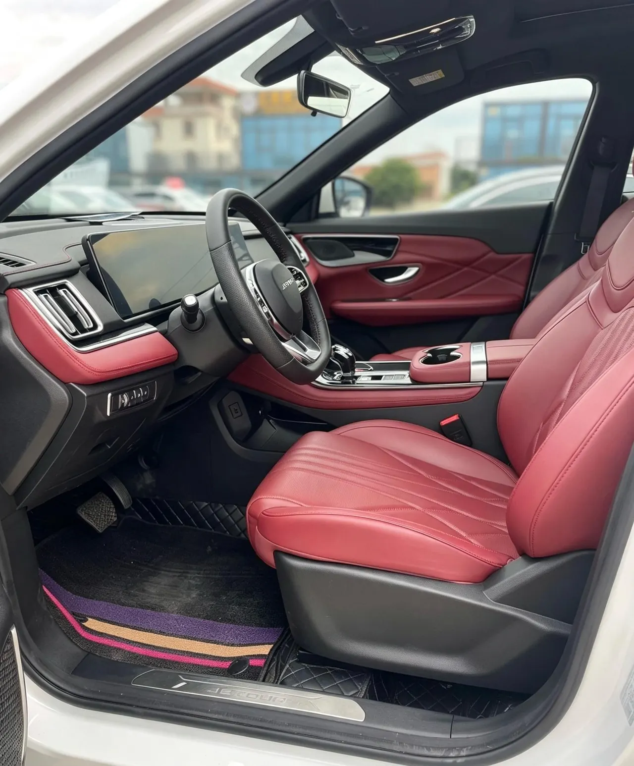 Jetour 2025 X70 PLUS 1.5T Deluxe Surging Edition 7-seat Automatic Gear 3