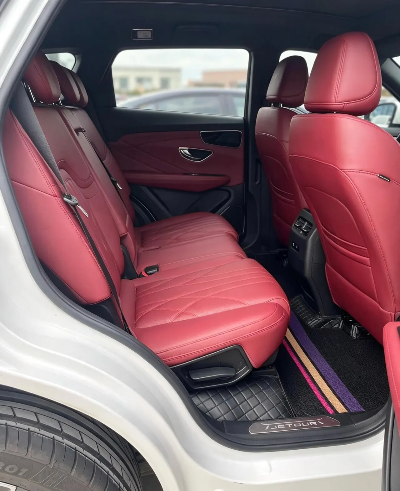 Jetour 2025 X70 PLUS 1.5T Deluxe Surging Edition 7-seat Automatic Gear 5