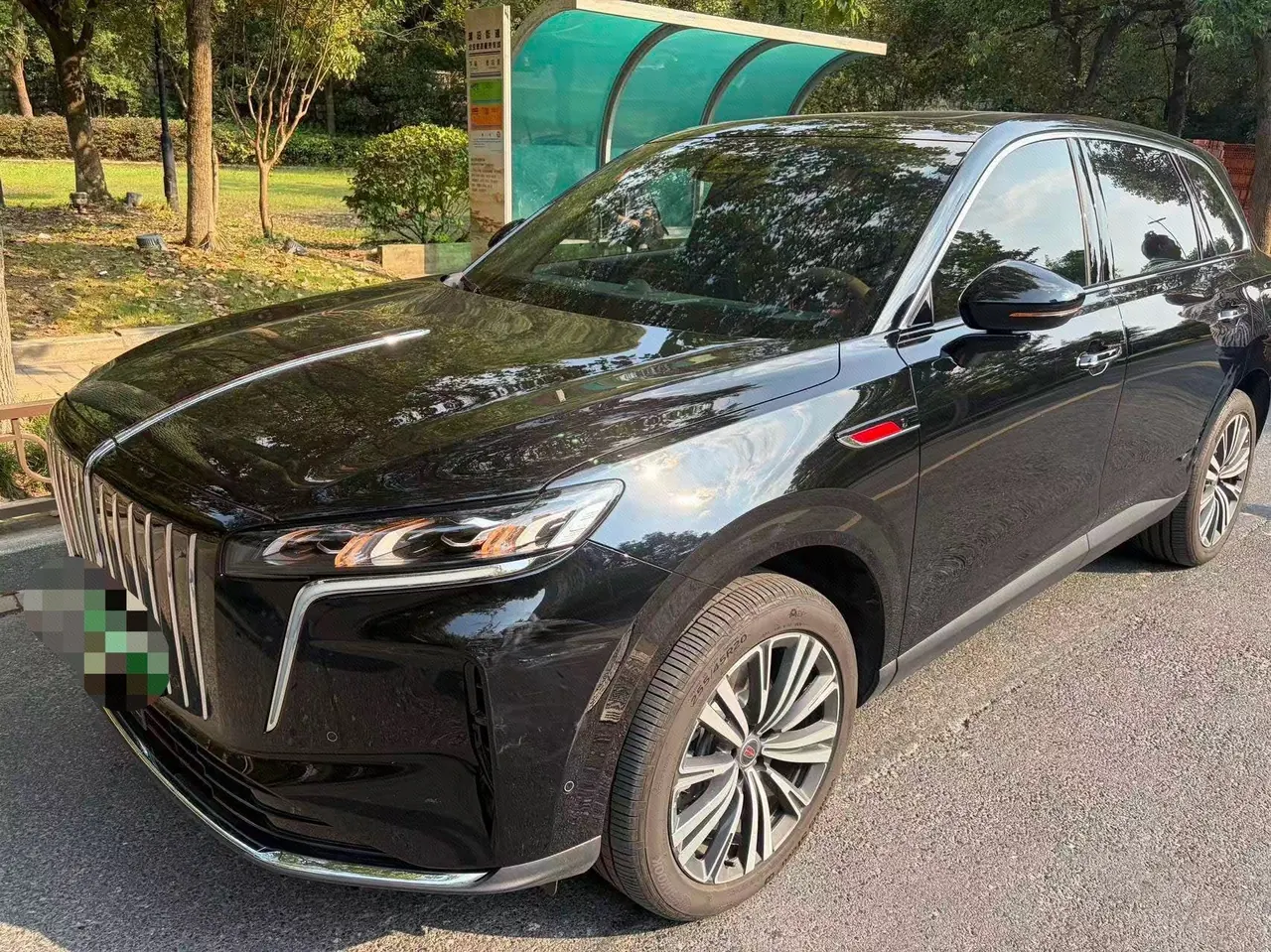 HongQi 2026 HS6 PHEV 1.5T 240 Smart Hybrid Automatic Gear - View 1