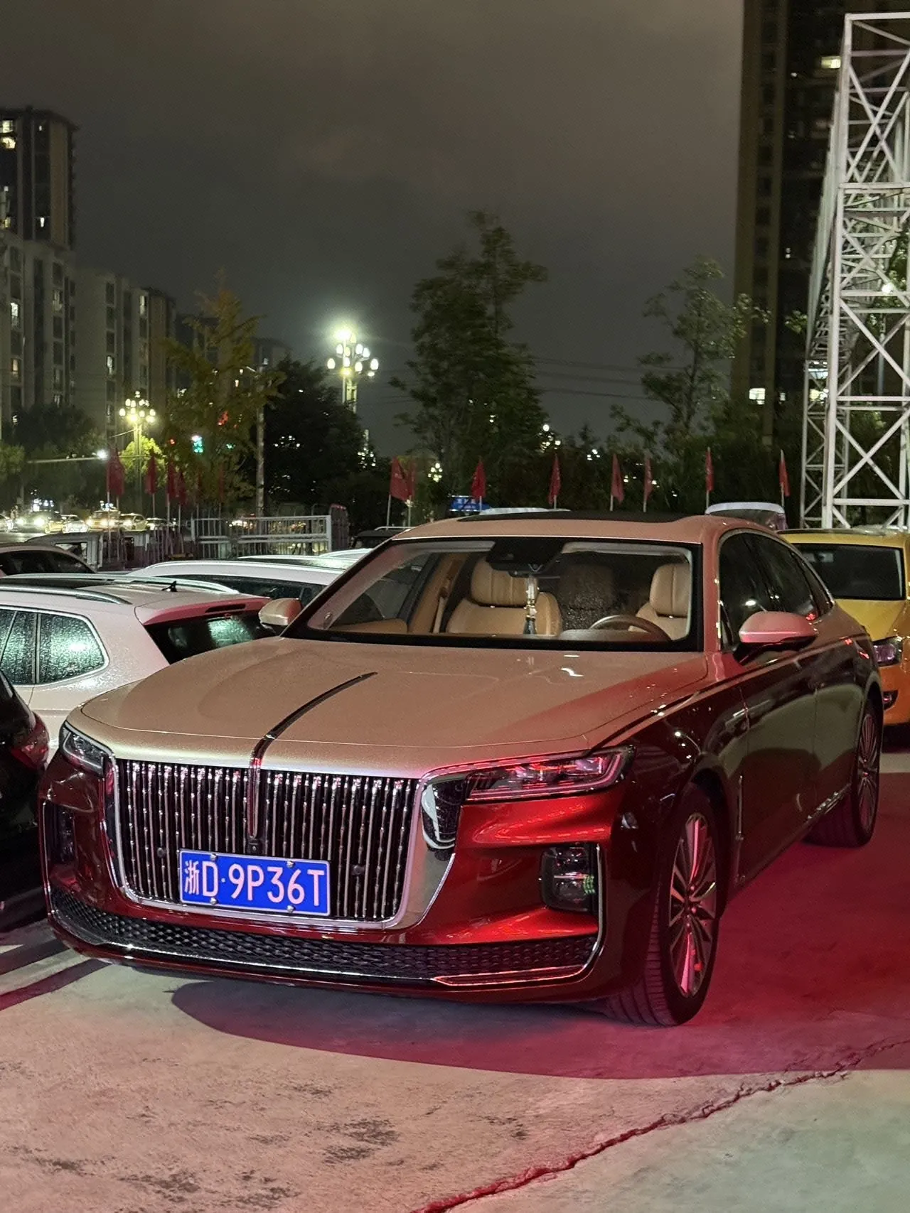 Open image lightbox: HongQi 2020 H9 48V 2.0T Zhilian Qi Chang Edition Automatic Gear