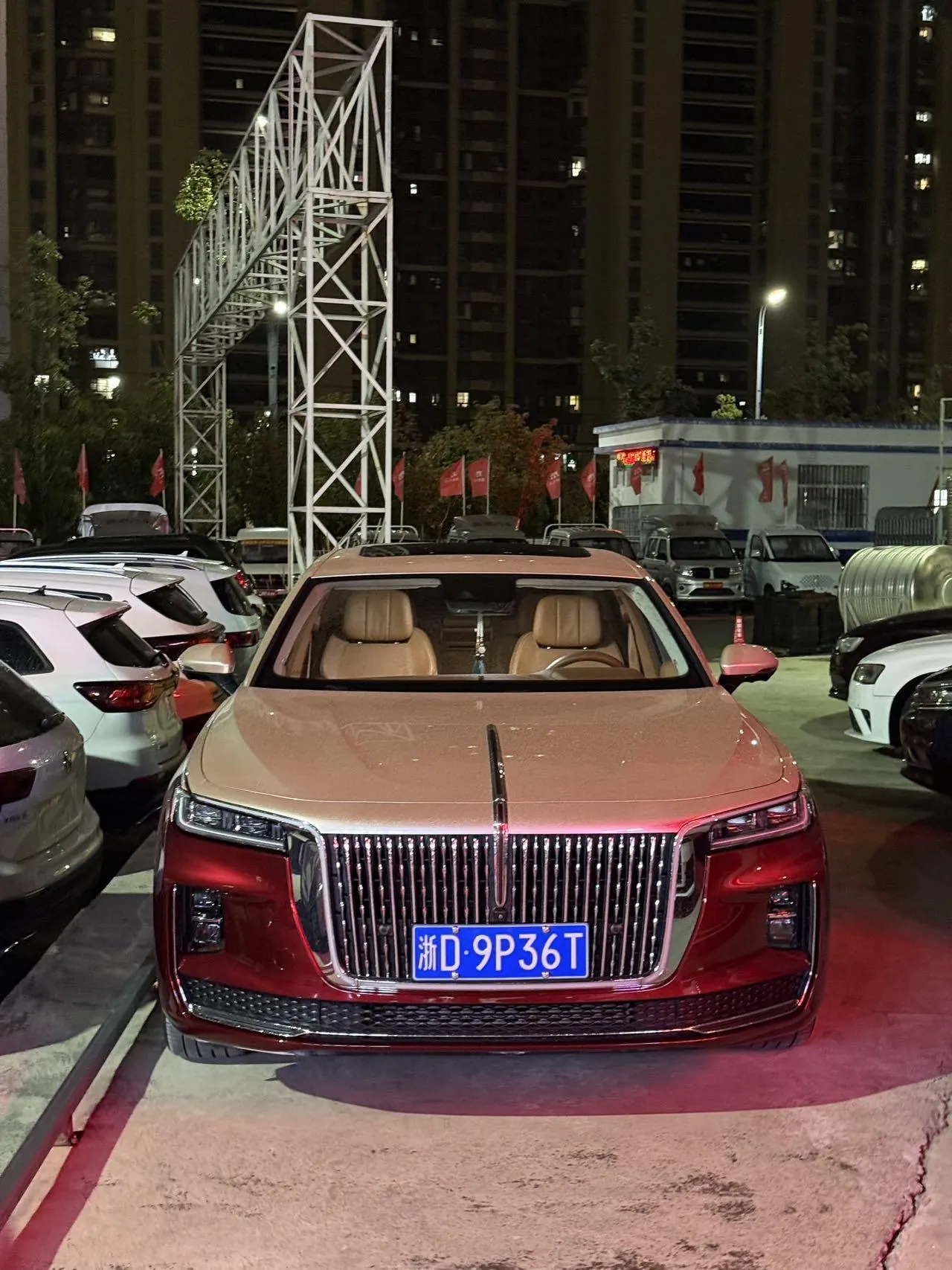 HongQi 2020 H9 48V 2.0T Zhilian Qi Chang Edition Automatic Gear 2