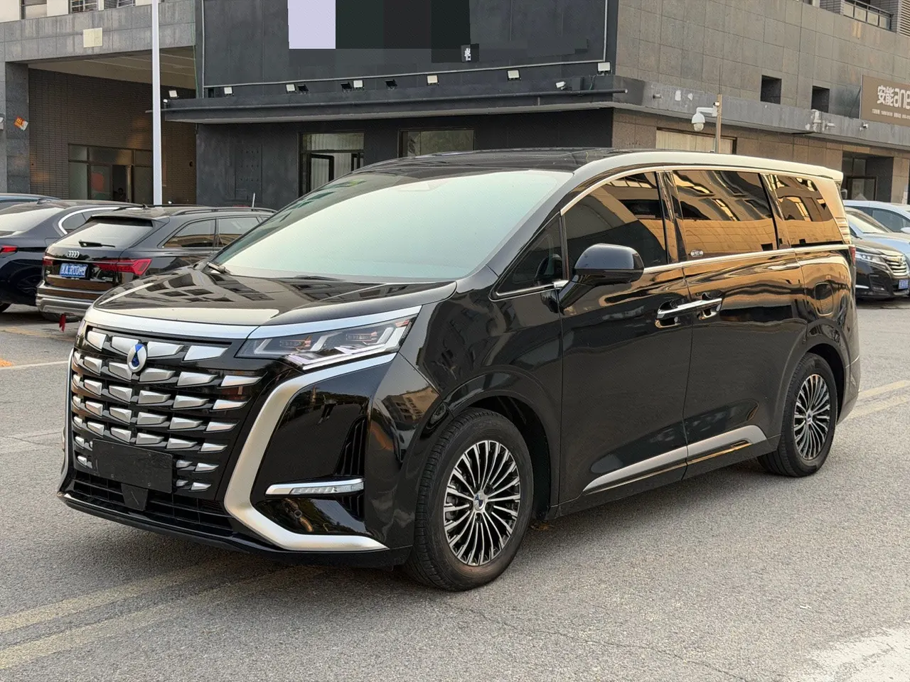 Open image lightbox: Denza 2025 Denza D9 EV Two-wheel Drive Automatic Gear