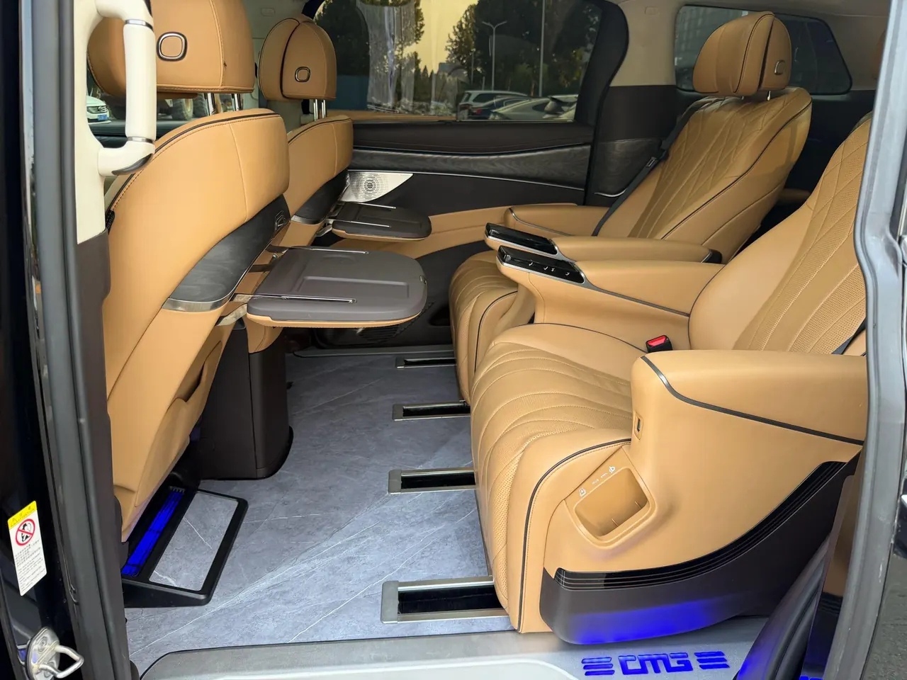 Denza 2025 Denza D9 EV Two-wheel Drive Automatic Gear 8