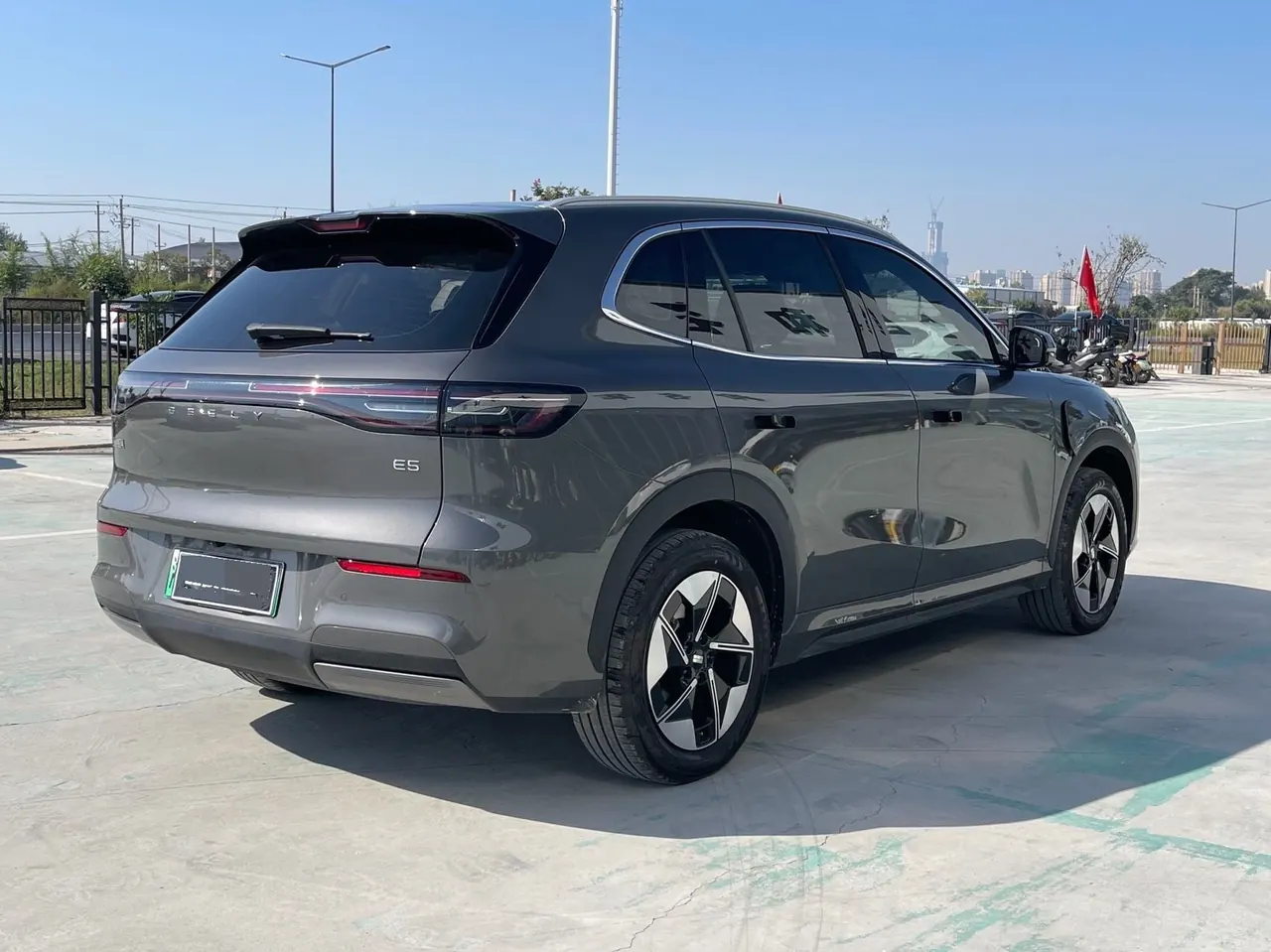 Geely Galaxy 2026 E 5 610km Discovery Edition Automatic Gear 8
