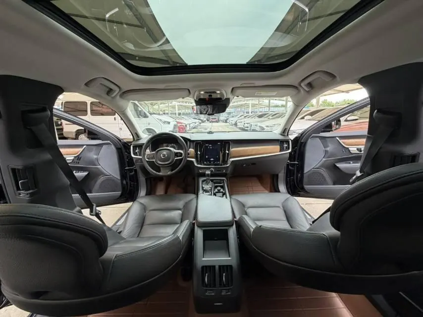 Volvo 2020 S90 2.0T T5 Zhiyi Deluxe Edition Automatic Gear 3