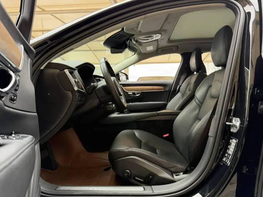 Volvo 2020 S90 2.0T T5 Zhiyi Deluxe Edition Automatic Gear 4
