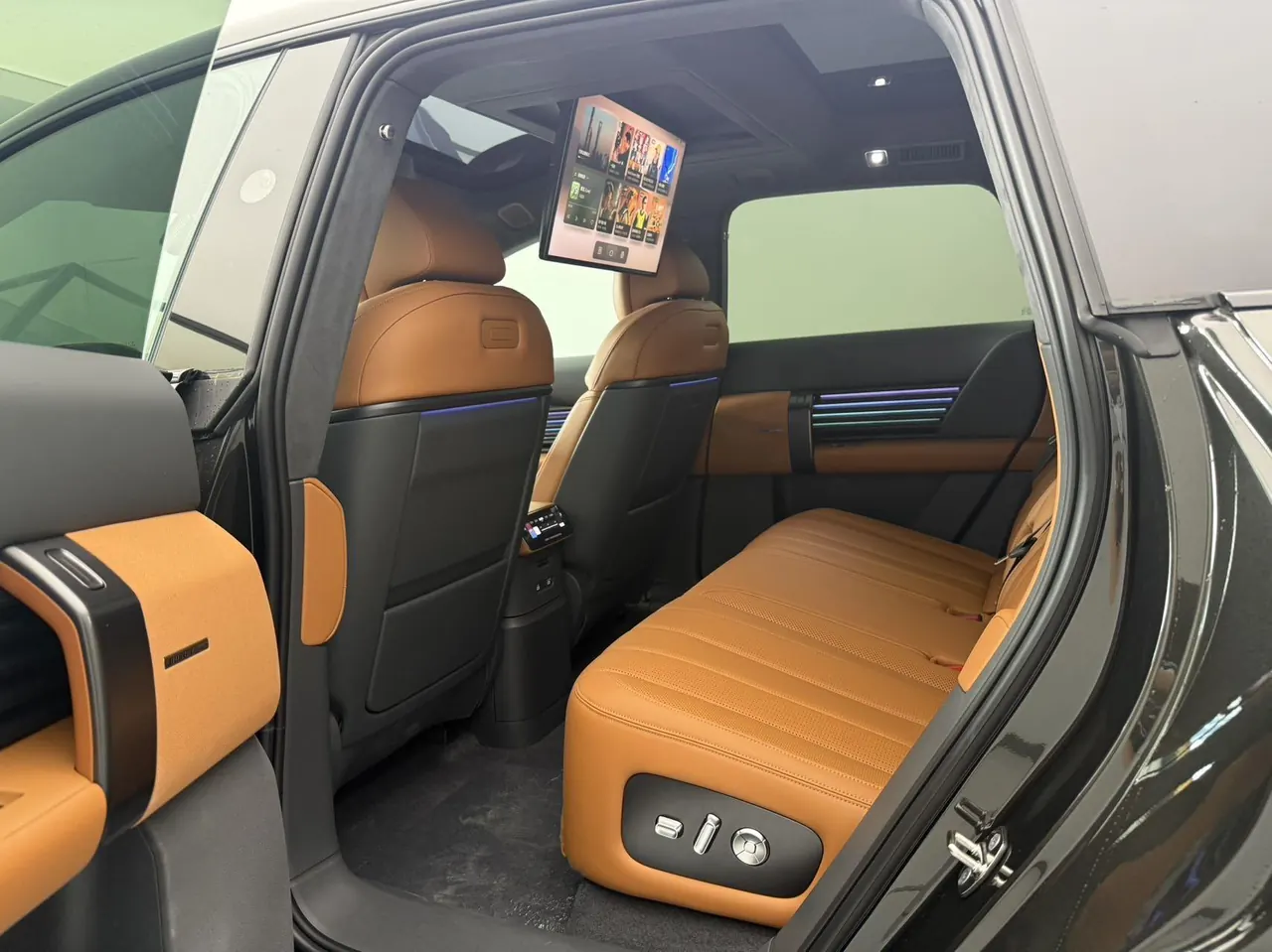 Audi 2026 E7X Pioneer Quattro Automatic 6