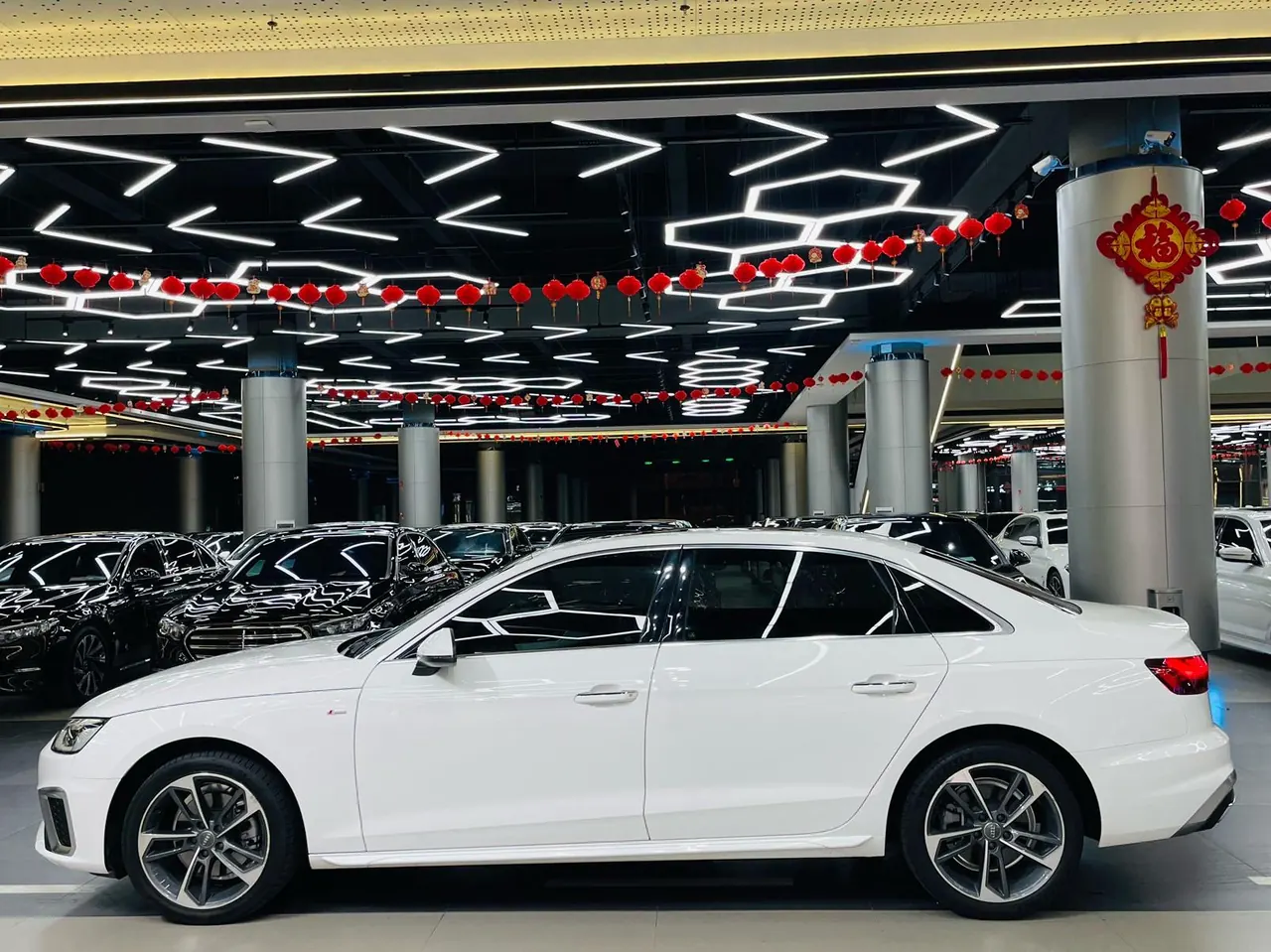 Audi 2020 A4L 2.0TFSI 40TFSI Fashion Dynamic Automatic 12