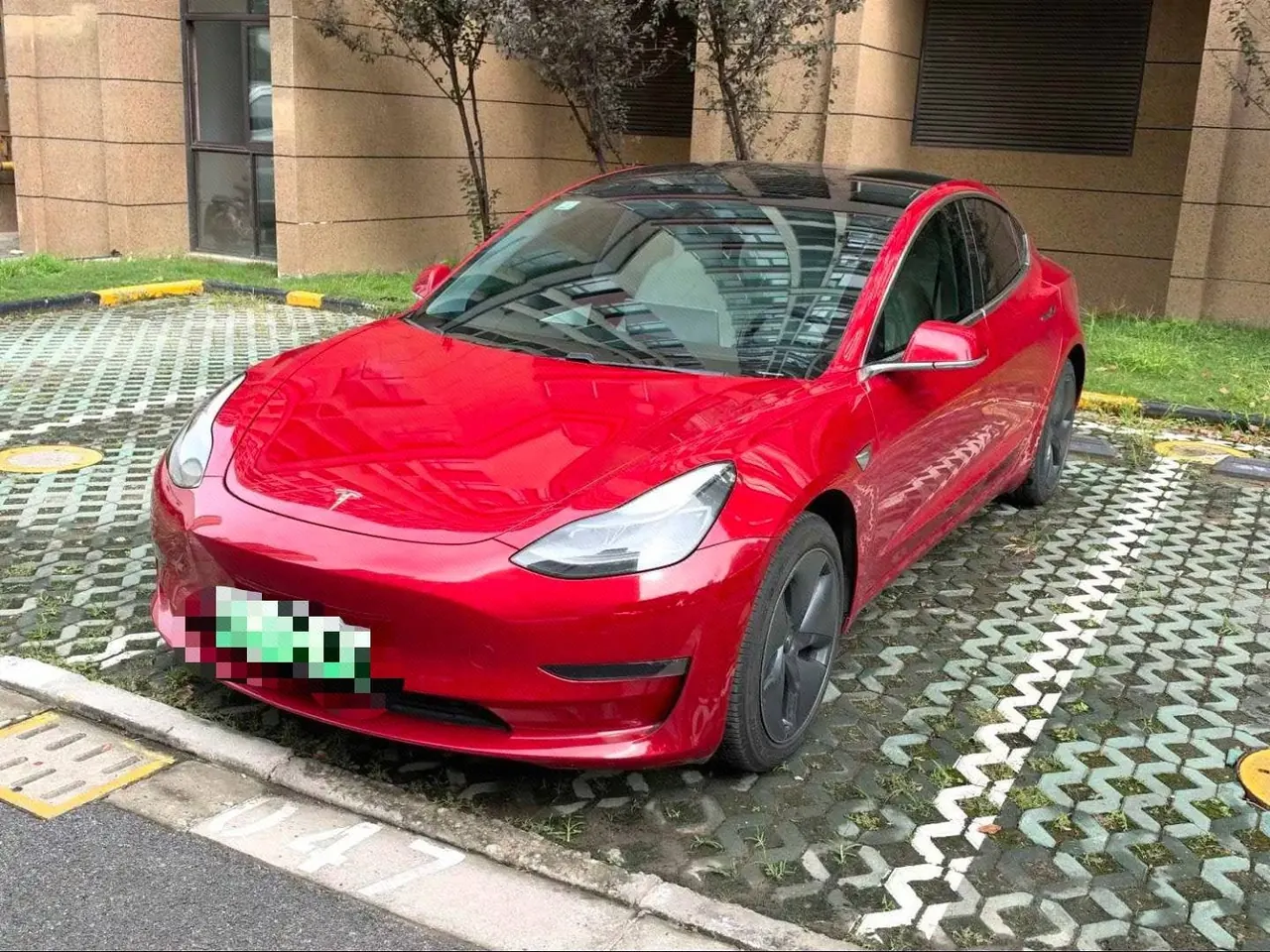Open image lightbox: Tesla 2020 Model 3 Standard Endurance Rear Drive Upgraded Automatic Gear