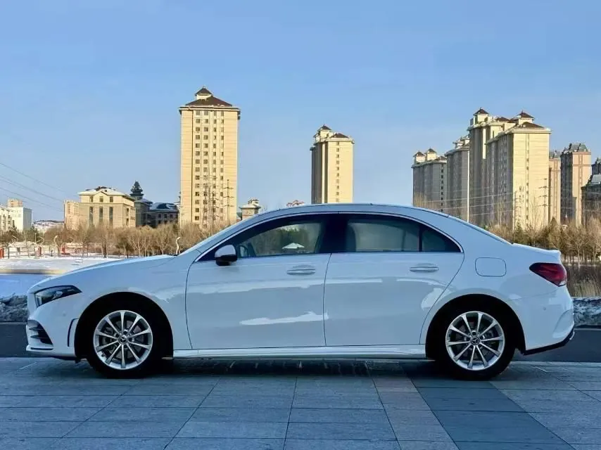 Mercedes Benz Class A 2021 A 200 L 1.3T Dynamic Automatic 3