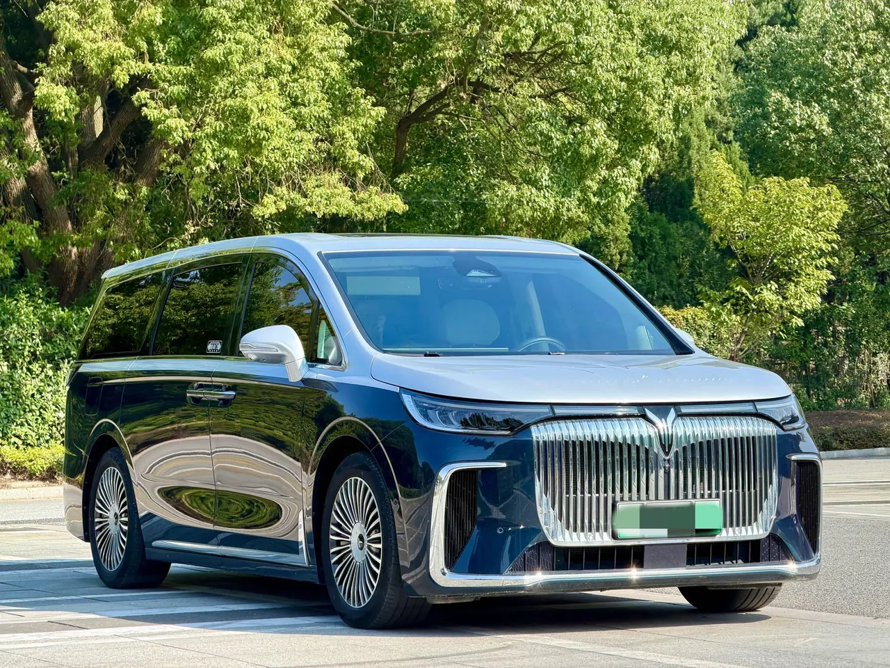 Voyah 2025 dreamers PHEV 1.5T four-wheel drive flagship Kun Peng version automatic gear 3