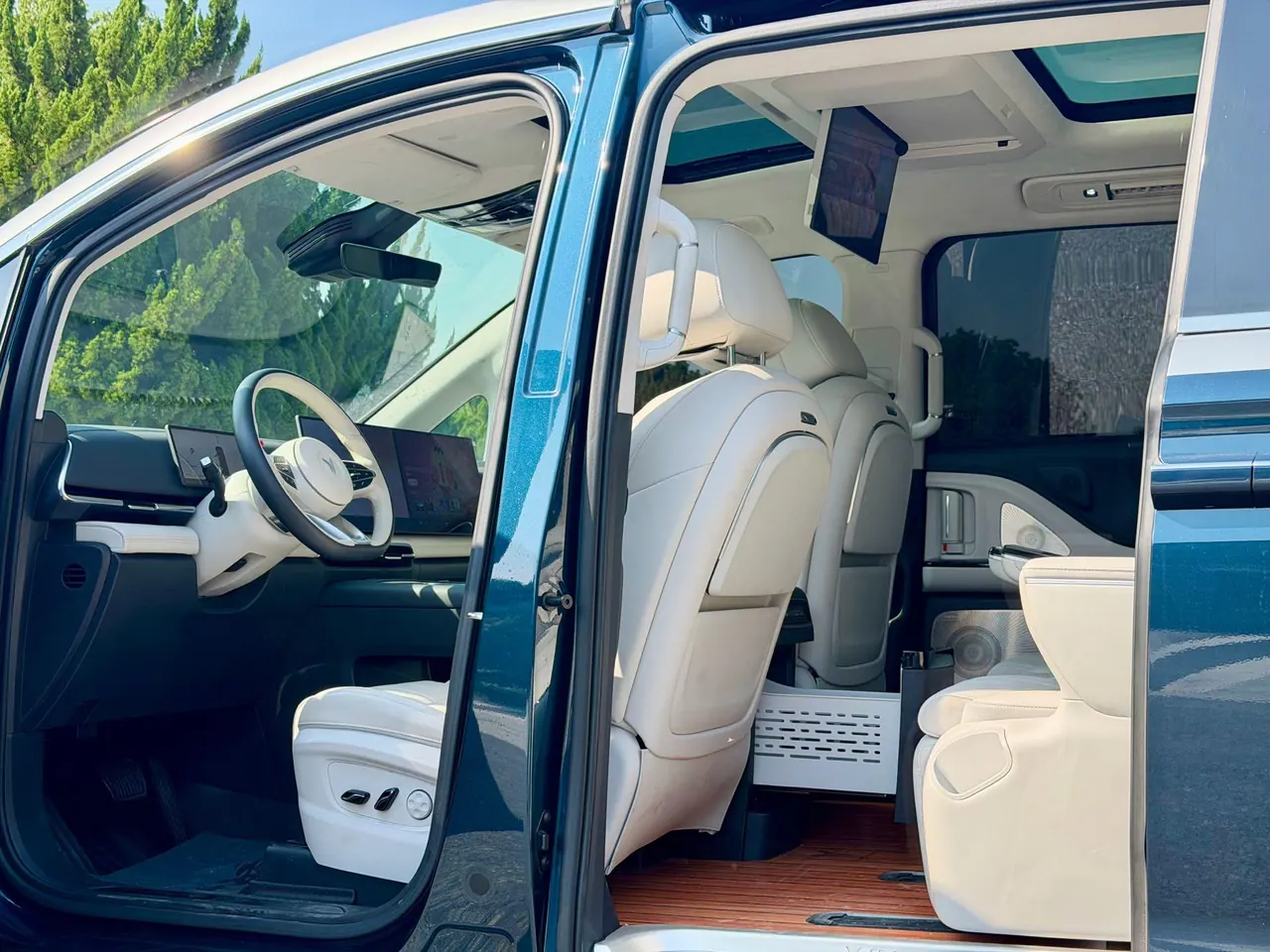 Voyah 2025 dreamers PHEV 1.5T four-wheel drive flagship Kun Peng version automatic gear 5