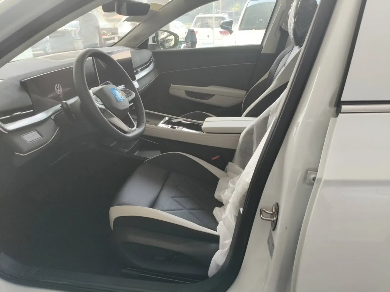 Volkswagen 2026 Sagittarius L 1.5TSI 300TSI Elite Automatic 3